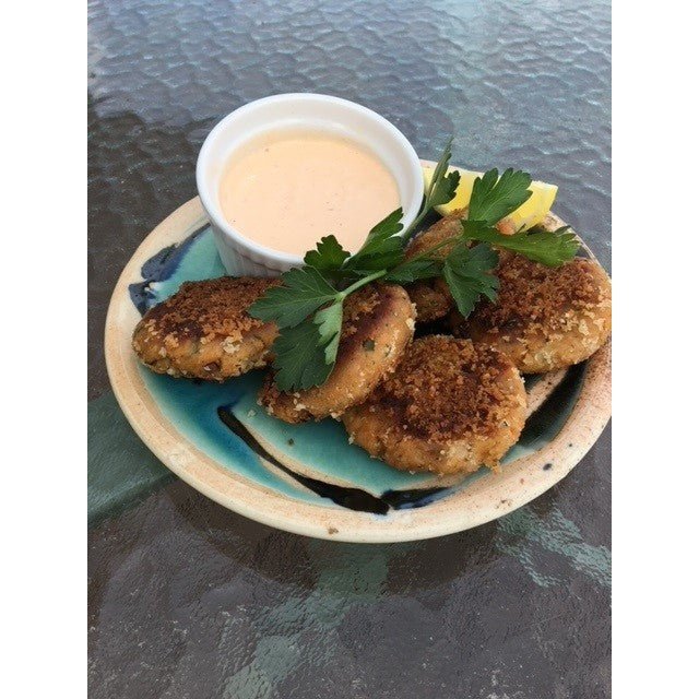 Alaskan Sockeye Salmon Cakes - Image 3